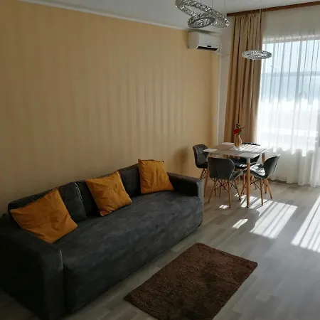 Aristocracy Summerland 公寓 马马亚